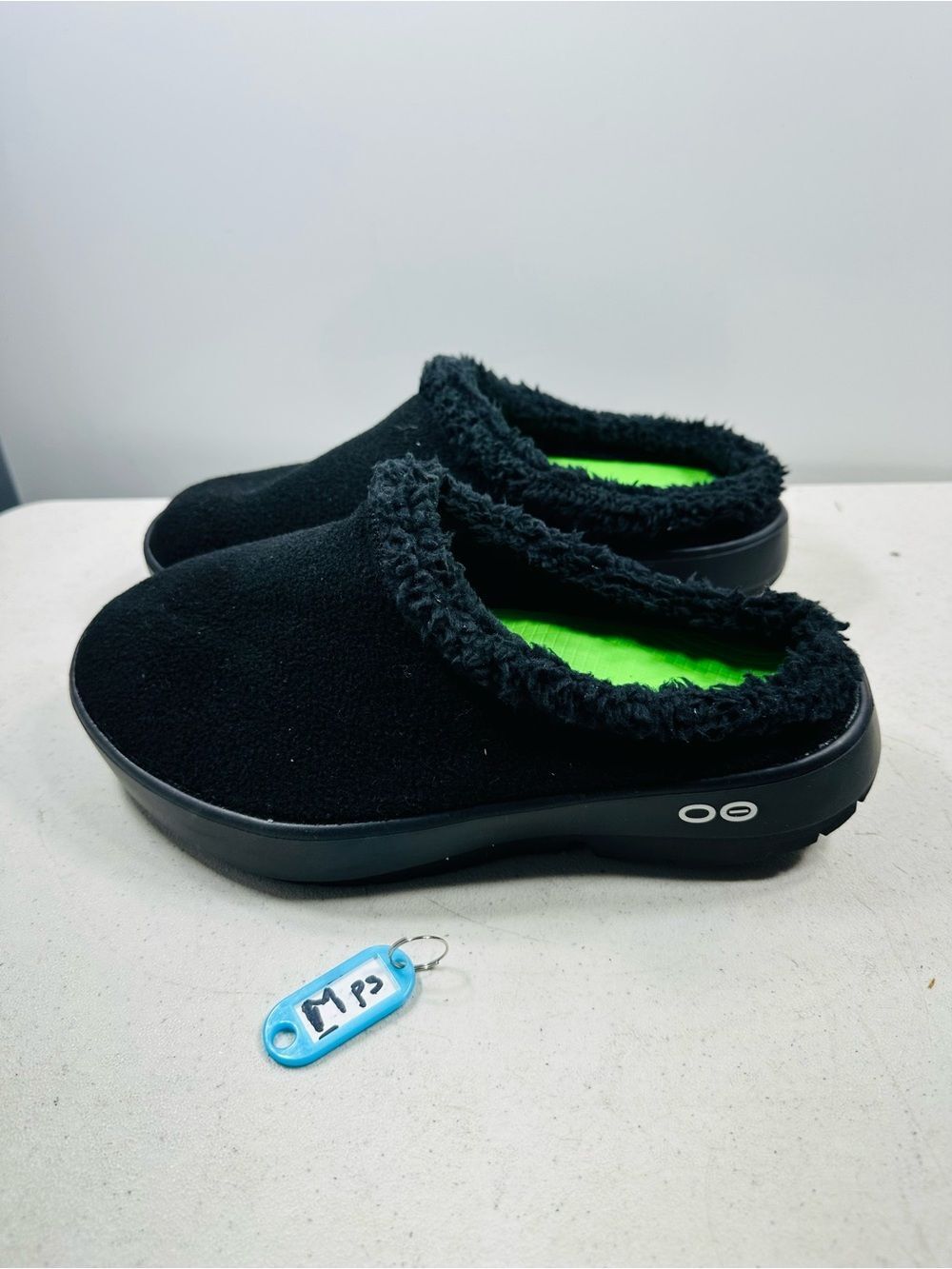 OOFOS OOcoozie Mule Men's 10 (EU 43) Slip On Recovery Shoes Black Sherpa NEW